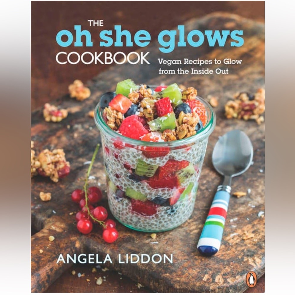 ANGELA LIDDON The Oh She Glows Cookbook - Picture 1 of 3